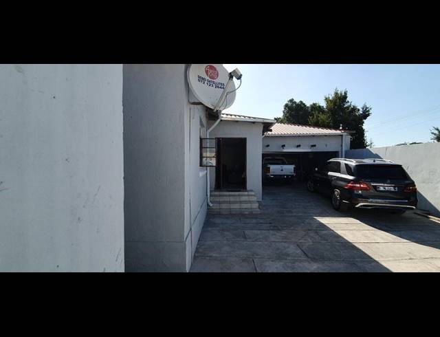 3 BEDROOM HOUSE FOR SALE IN SOUTH HILLS